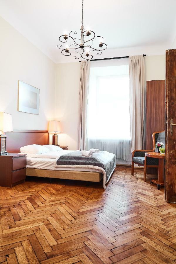 Prestige Location Apartments Pijarska Street Краков Экстерьер фото